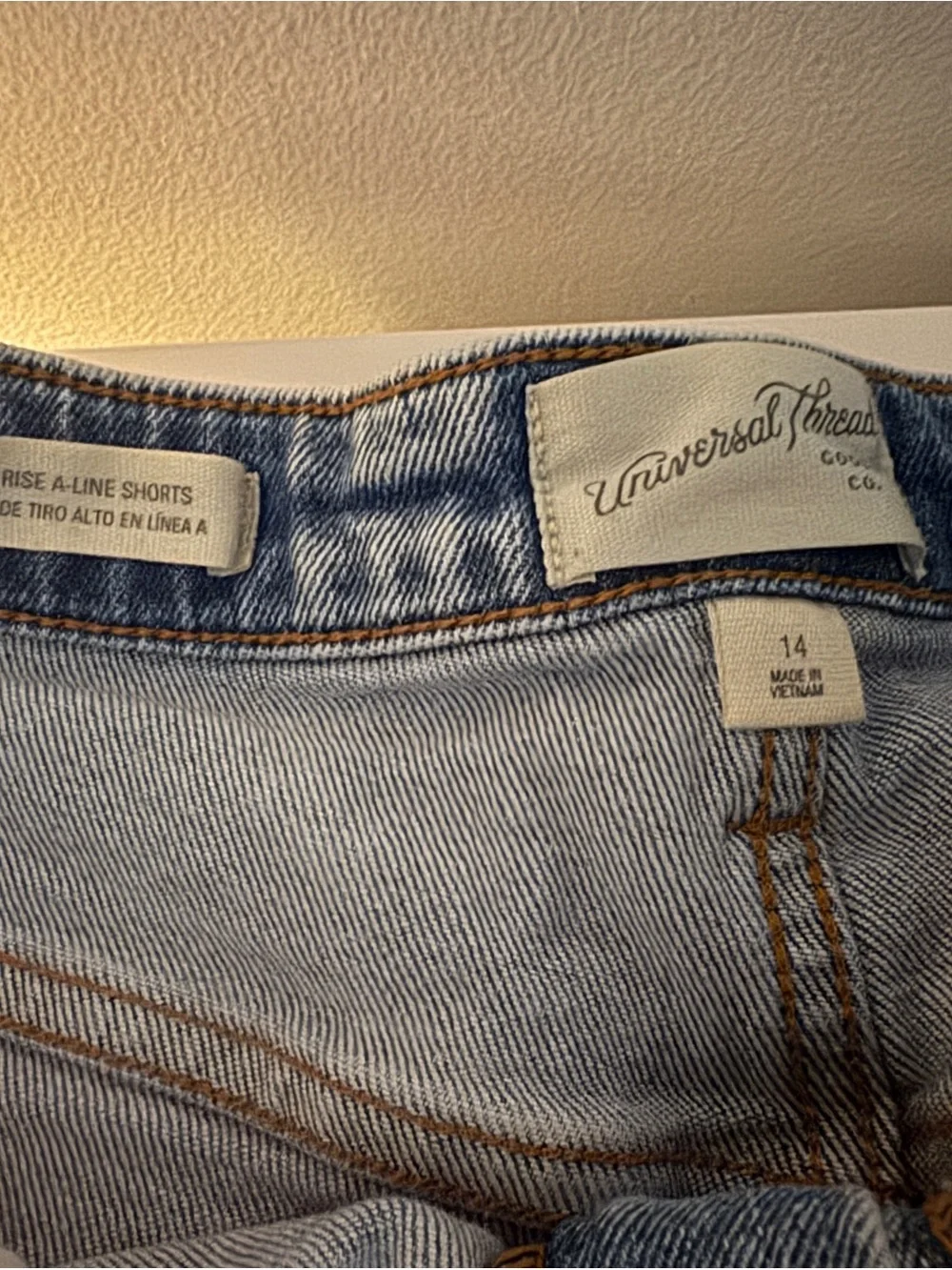 Universal Thread Light Washed Blue High-Rise Denim Shorts